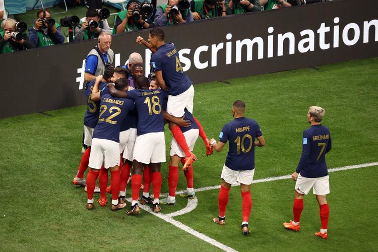 法国欧洲杯淘汰砸电视（欧洲杯法国淘汰没）